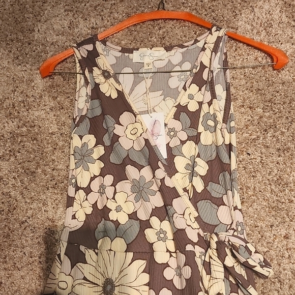3/$20 NWT Floral Midi dress - Picture 1 of 3